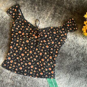 Super Cute Ditzy Floral Print Knot Crop Tee Top Small NWT